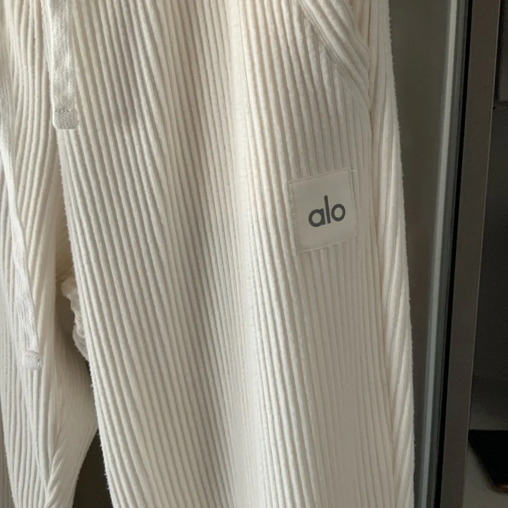 Women's Cream Hoodie Top and matching pants - Picture 3 of 9